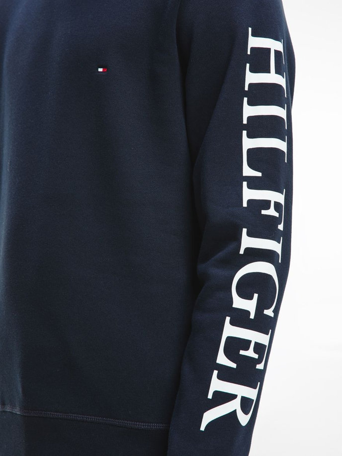 HILFIGER LOGO ON SLEEVE CREWNECK modrá